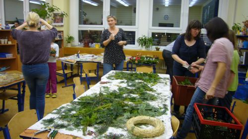 Tvoření adventních věnců.